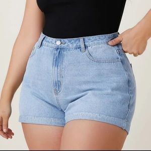 SHEIN Light Wash High Rise Rolled Cuff Jea…